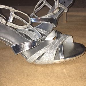 Beautiful Sparkly Heels ❤️💍